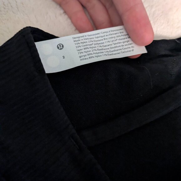 Lululemon Size 2 Sports Bra - Picture 6 of 6